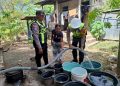 Polres Sumba Timur Distribusikan 10.000 Liter Air Bersih di Hari Bhayangkara ke-80