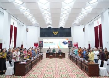 Pemkot Pontianak Intensifkan Pengerukan Parit untuk Atasi Banjir