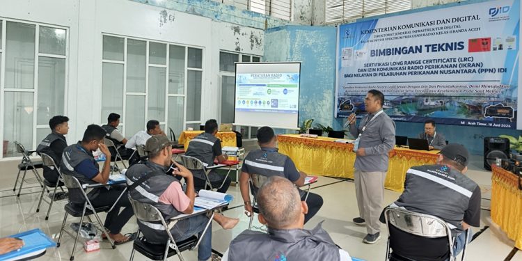 Nelayan Aceh Timur Diberi Pelatihan Penggunaan Radio Maritim Legal