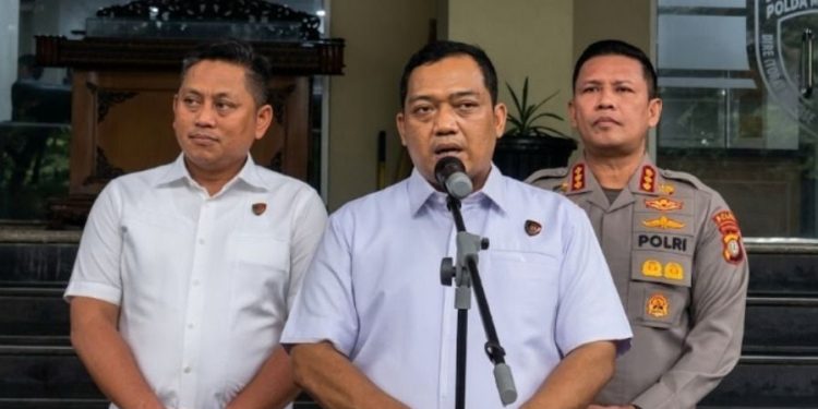 Polda Metro Jaya Serahkan Tersangka RS dan TT ke Kejati DKI