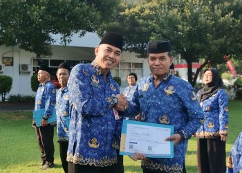 Pemkab Lumajang Beri Penghargaan kepada 28 PNS Pensiun