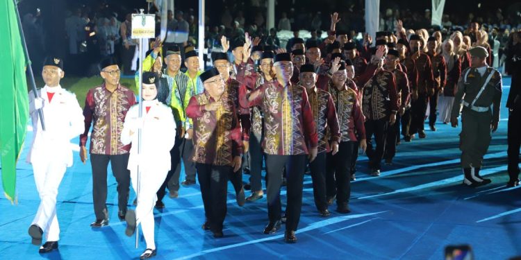 Parade Meriah Kafilah HSU di Pembukaan MTQ Nasional Ke-37 Kalsel
