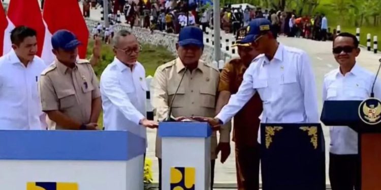 Presiden Prabowo Resmikan 1.151 Km Jalan Daerah di 37 Provinsi