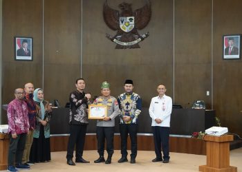 Polda Riau Raih Penghargaan Keterbukaan Informasi Publik