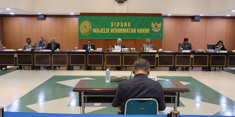 Hakim SW Dipecat Tidak Hormat Usai Terbukti Terima Rp2 Miliar