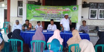 Babinsa Pastikan BLT Dana Desa di Raas Tersalurkan Tepat Sasaran