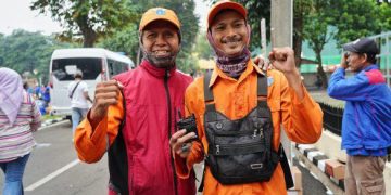 Polri Berikan Bantuan Sembako dan Layanan Kesehatan Gratis di Jakarta