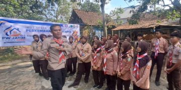 Pramuka Tuban Laksanakan Rehabilitasi Rumah Warga dalam Aksi Sosial