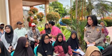 Polwan dan Bhayangkari Kaltim Berbagi Bantuan di Sumber Rejo Balikpapan