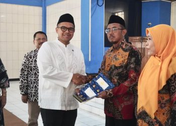 Bupati Batang Beri Penghargaan kepada 330 Anggota KORPRI Purna Tugas