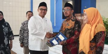 Bupati Batang Beri Penghargaan kepada 330 Anggota KORPRI Purna Tugas