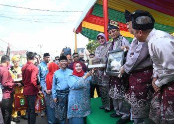 Kafilah Bengkalis Memukau di Pawai MTQ Riau 2026