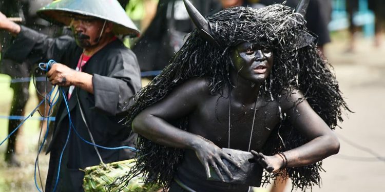 Ritual Kebo-keboan Banyuwangi Tarik Wisatawan Asing dan Dongkrak Ekonomi Lokal