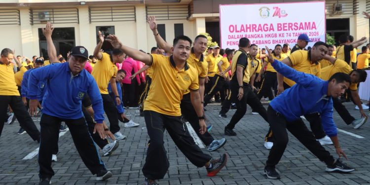 Ratusan Peserta Meriahkan Senam Hari Bhayangkara ke-80 di Demak