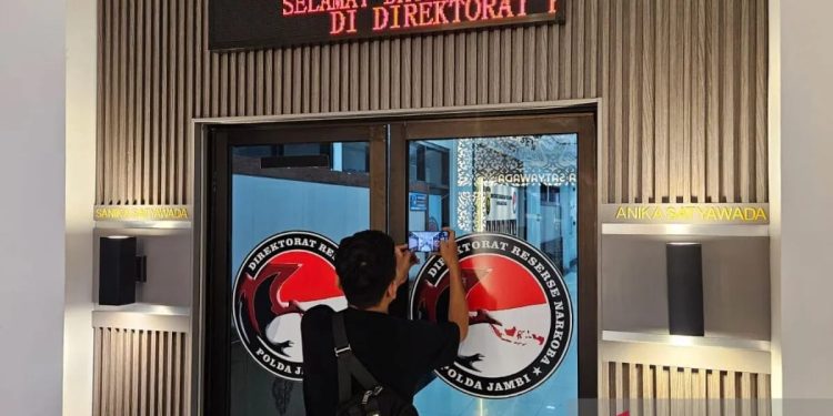 Polda Jambi Tangkap Tiga Pengedar Ekstasi, Termasuk Pejabat Ditjenpas