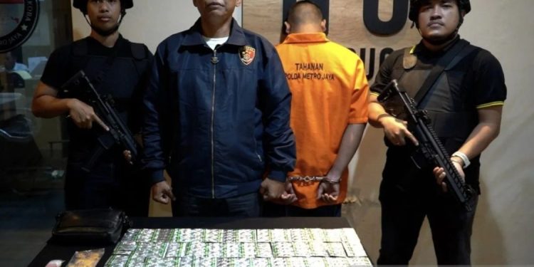 Polda Metro Jaya Ungkap Peredaran Obat Keras di Warung Kopi Bekasi