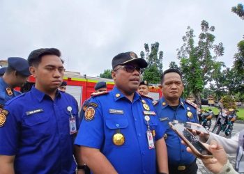 Lima Mobil Pemadam Dikerahkan ke Kebakaran Kantor Dinas Ketahanan Pangan Riau