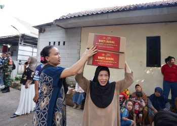 Bantuan Sosial Polri Disambut Antusias Warga Cikeas Udik