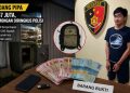 tersangka AW (34) beserta barang bukti hasil pengungkapan kasus pembobolan gudang pipa milik CV Cahaya Harapan di Banguntapan, Bantul. Dalam kasus ini, petugas mengamankan sisa uang tunai Rp20 juta, tas ransel, telepon seluler, flashdisk berisi rekaman CCTV, serta pakaian yang digunakan pelaku saat beraksi.