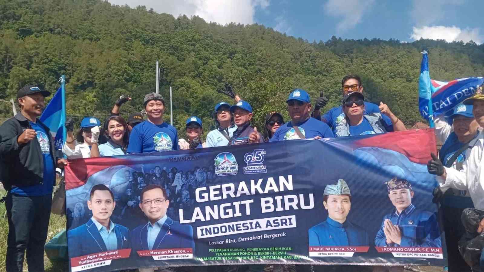 Aksi lingkungan hidup dari Gerakan Langit Biru, agenda nasional Partai Demokrat untuk memperingati HUT ke-25
