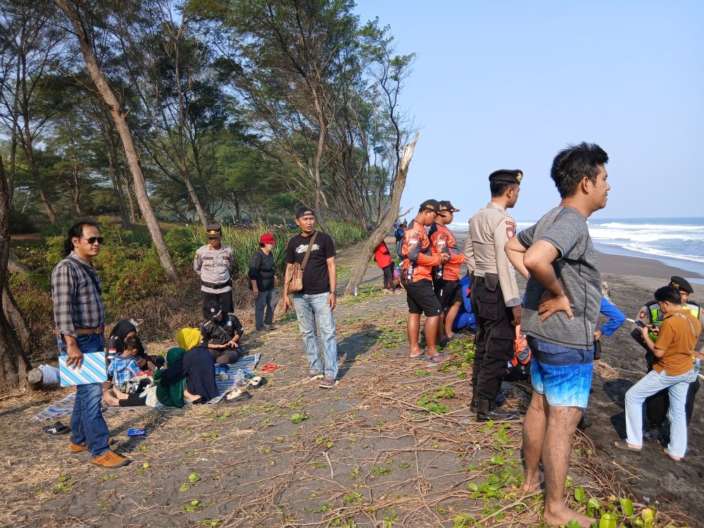 Tragedi di Pantai Goa Cemara, Bocah 8 Tahun Asal Banguntapan Hilang Terseret Ombak