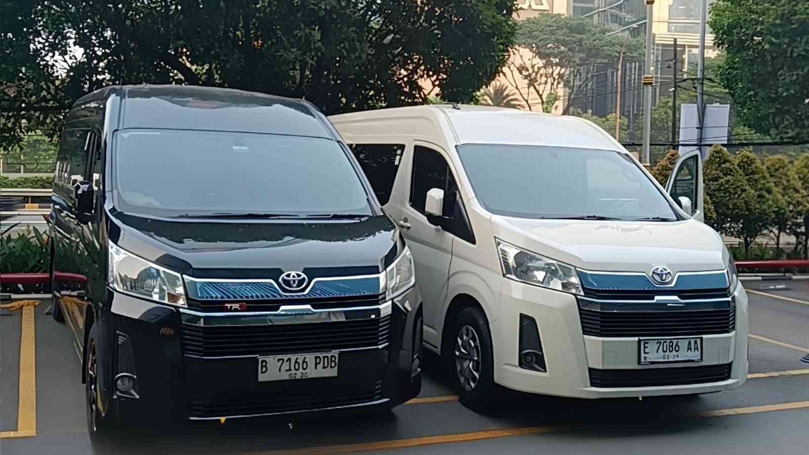 Ilustrasi gambar sewa Hiace