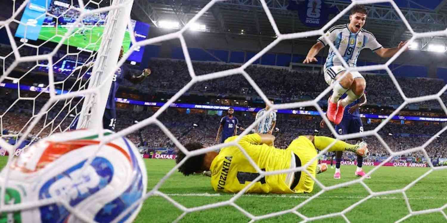 Jelang Argentina vs Mesir, Mohamed Salah Pilih Hadapi Messi: "Salah Satu Hari Terbaik Hidup Saya"