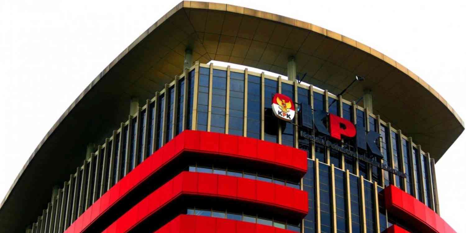 Kasus Bupati Sukoharjo Etik Suryani, KPK Bawa Sejumlah Barang ke Polresta Solo