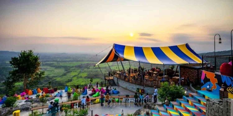 Obelix Hills Jadi Wisata Jogja Favorit, Ini Daya Tarik Sunset dan Wahana yang Wajib Dicoba
