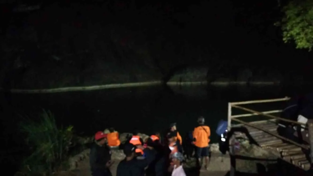 Tim gabungan melakukan pencarian terhadap pria berinisial TA (27) yang diduga tenggelam di Sungai Oyo