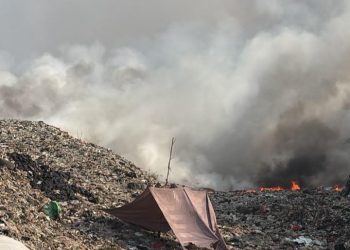 BNPB Kerahkan Helikopter untuk Atasi Kebakaran di TPA Jatiwaringin