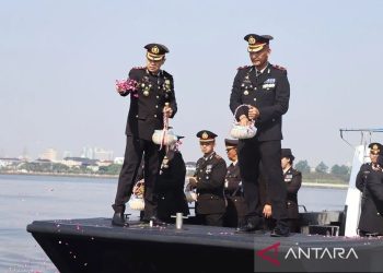Polres Kepulauan Seribu Gelar Upacara Tabur Bunga Peringati HUT Bhayangkara ke-80