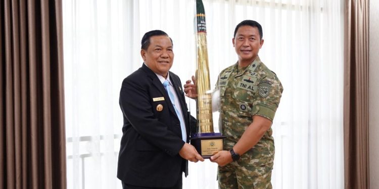 Pemprov Riau Apresiasi Dedikasi Danlanal Dumai Abdul Haris