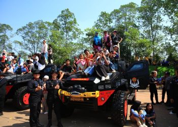 Ribuan Warga Antusias Saksikan Atraksi HUT Bhayangkara ke-80
