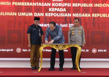KPK Serahkan Aset Rampasan Rp4,2 Miliar ke KPU dan Polri