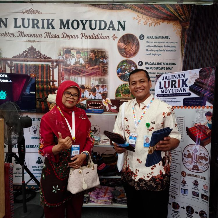 Kain Lurik Moyudan Laris Manis di Konferensi Pendidikan Indonesia 2026