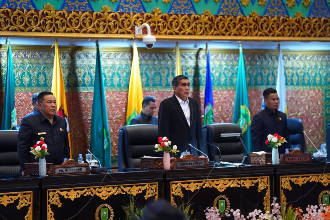 Pemprov Riau Siap Tindak Lanjuti Catatan Fraksi DPRD Terkait Pembangunan Jalan