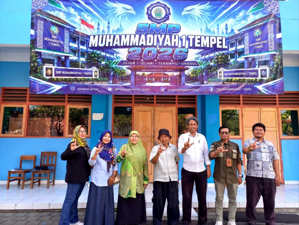 Program KIM Goes to School Dorong Generasi Muda Berpikir Kritis