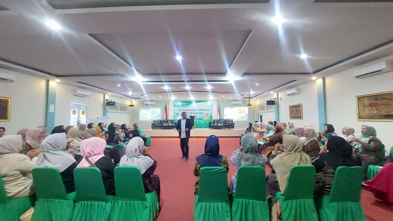 Pelatihan Public Speaking Tingkatkan Kapasitas Perempuan di Aceh