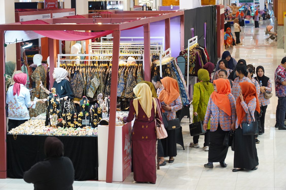 Antusiasme Tinggi di Pameran HUT ke-46 Dekranas di Makassar