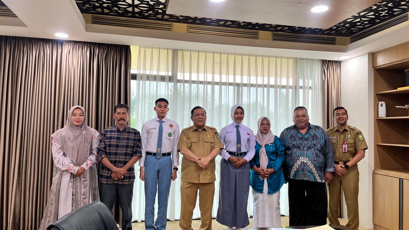 Dua Pelajar Riau Siap Kibarkan Merah Putih di Istana Merdeka