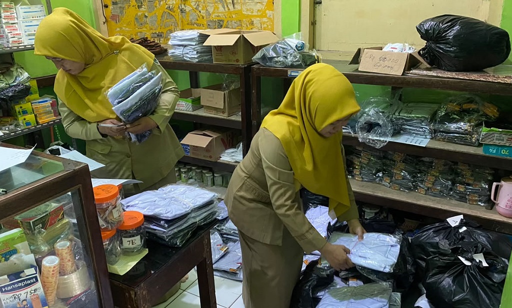 Program Seragam Gratis di SMPN 2 Batang Disambut Antusias Orang Tua