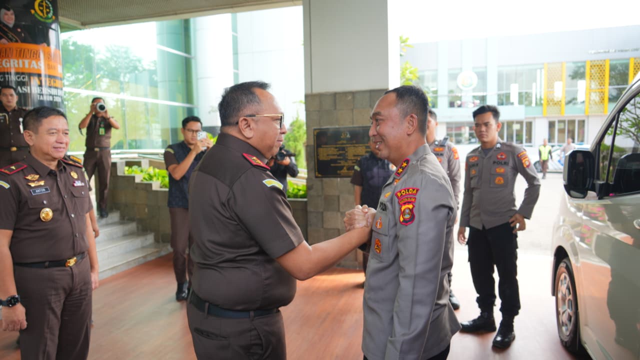 Kapolda Sumsel dan Kejati Perkuat Sinergi Demi Keamanan Bumi Sriwijaya