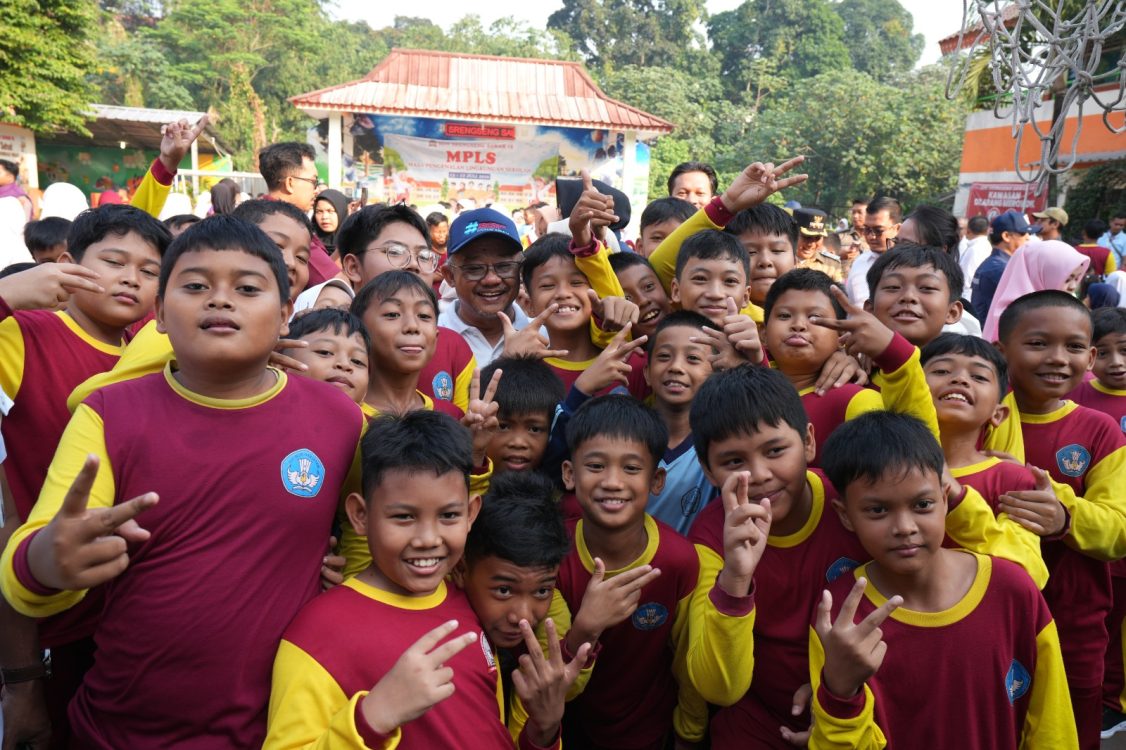 Mendikdasmen Pastikan Keamanan MPLS di SDN Srengseng Sawah 15 Pascateror Bom
