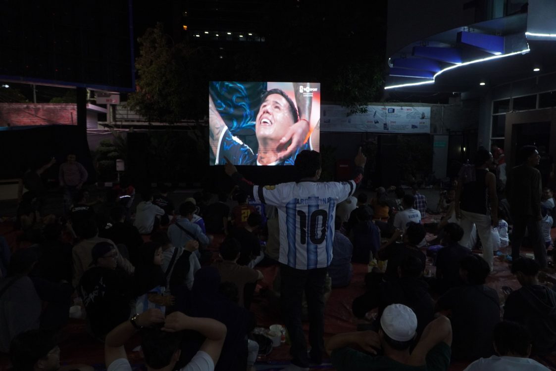 Diskominfo Jatim Gelar Nobar Semifinal Piala Dunia 2026, Ratusan Warga Antusias