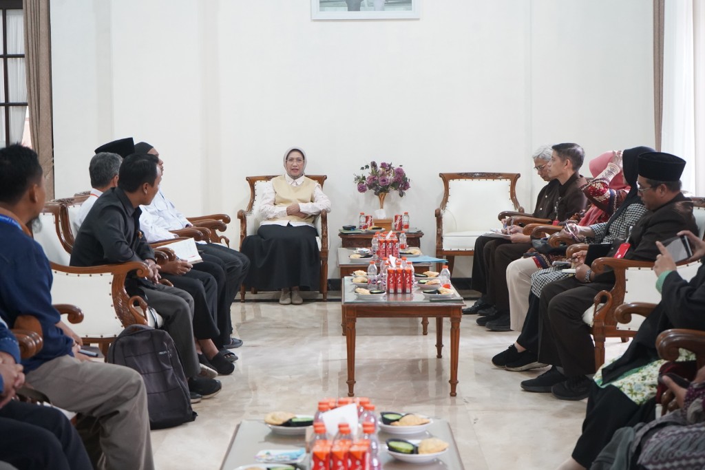 Pemkab Lumajang Berencana Tambah Penerima Beasiswa Kuliah