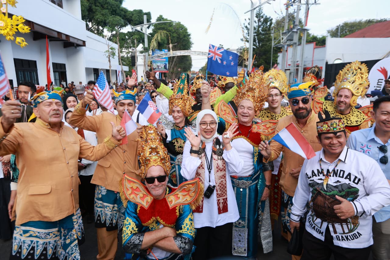 Wisatawan Mancanegara Terkesan dengan Banyuwangi Ethno Carnival 2026