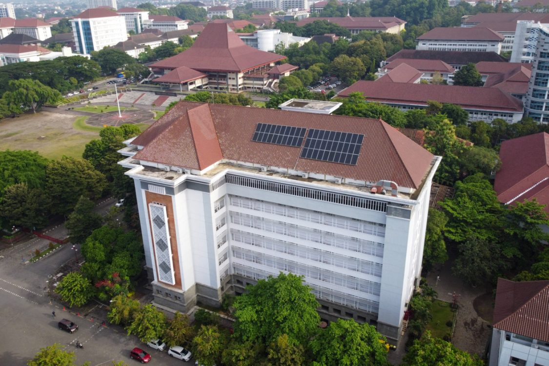 UGM Raih Penghargaan Indonesia Solar Award 2026 untuk Pengembangan Energi Surya