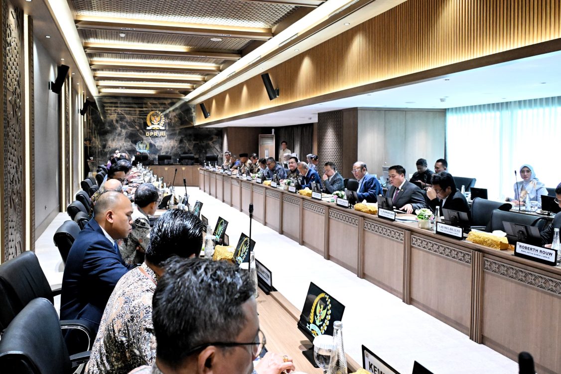 Menhub Tegaskan Keberlanjutan Layanan Angkutan Perintis Hingga Akhir 2026