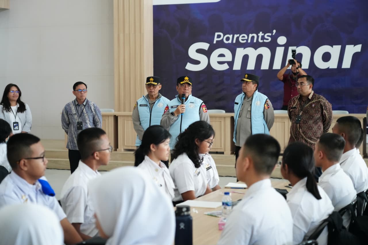 Polri Luncurkan SMA Berstandar Internasional, 297 Siswa Mulai Belajar di Kampus
